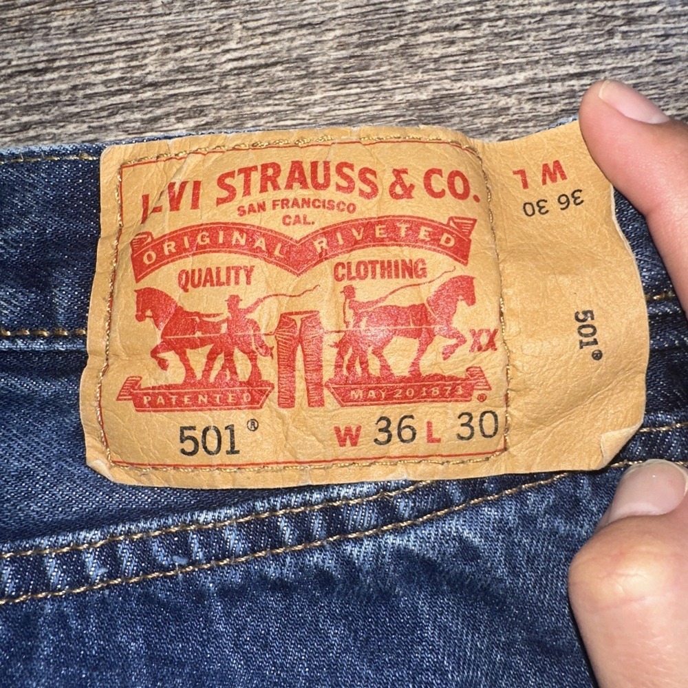 Vintage Levi's 501 Men's 36x30 Button Fly Dark Wash Jeans Made In Mexico - Picture 5 of 10